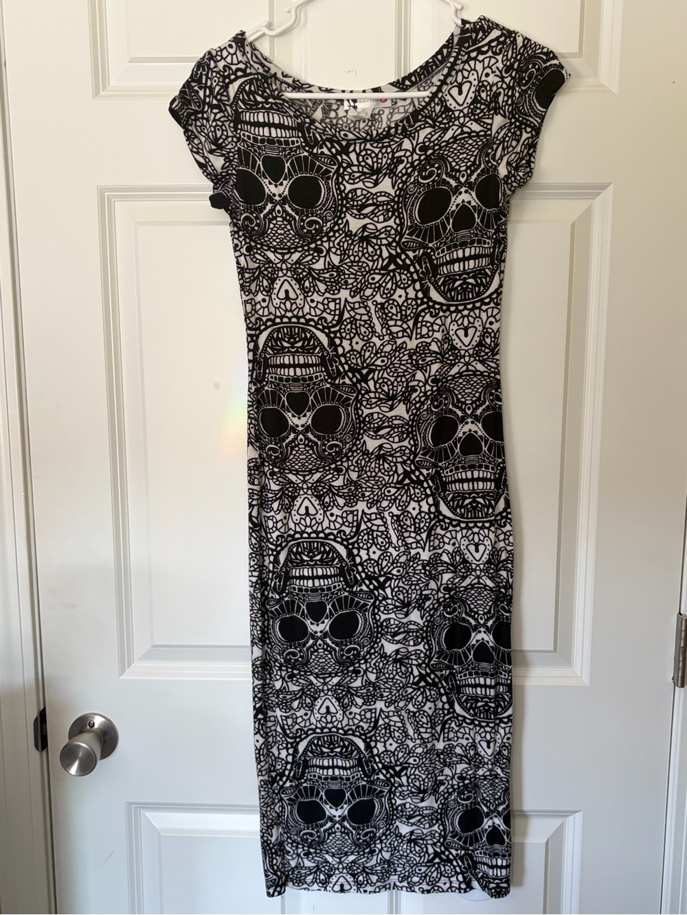 Body Central Black & White Skull-Print Midi Dress